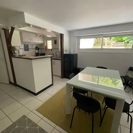 Spacieuse Avec Piscine Privee Semesterbostad