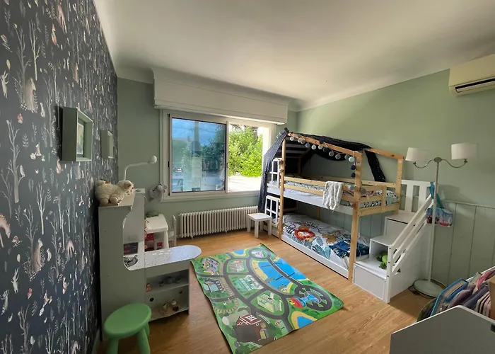 Semesterbostad Spacieuse Avec Piscine Privee *