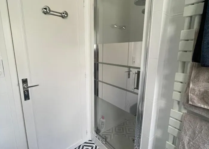 Spacieuse Avec Piscine Privee 度假居 *