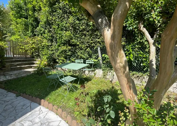 Spacieuse Avec Piscine Privee 度假居 *